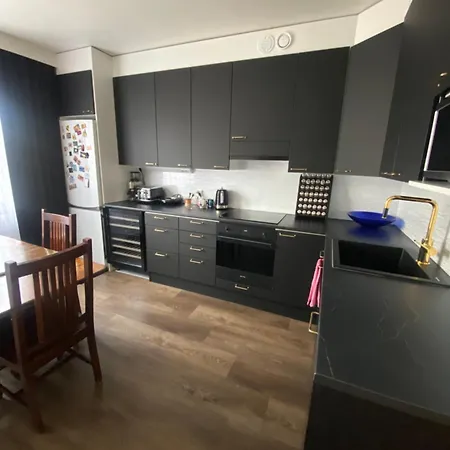 Проживание в семье In Modern